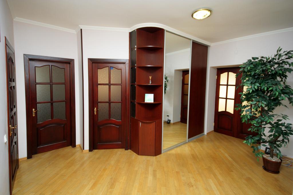Inn Home Apartments - Livoberezhna Kiev Luaran gambar