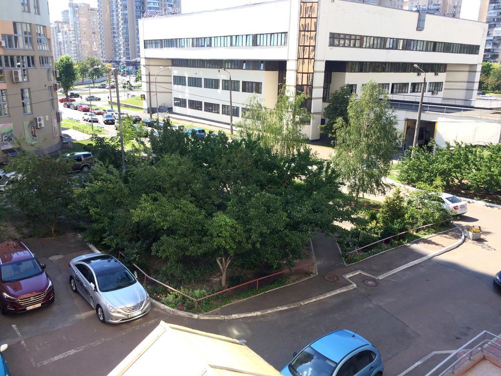 Inn Home Apartments - Livoberezhna Kiev Luaran gambar