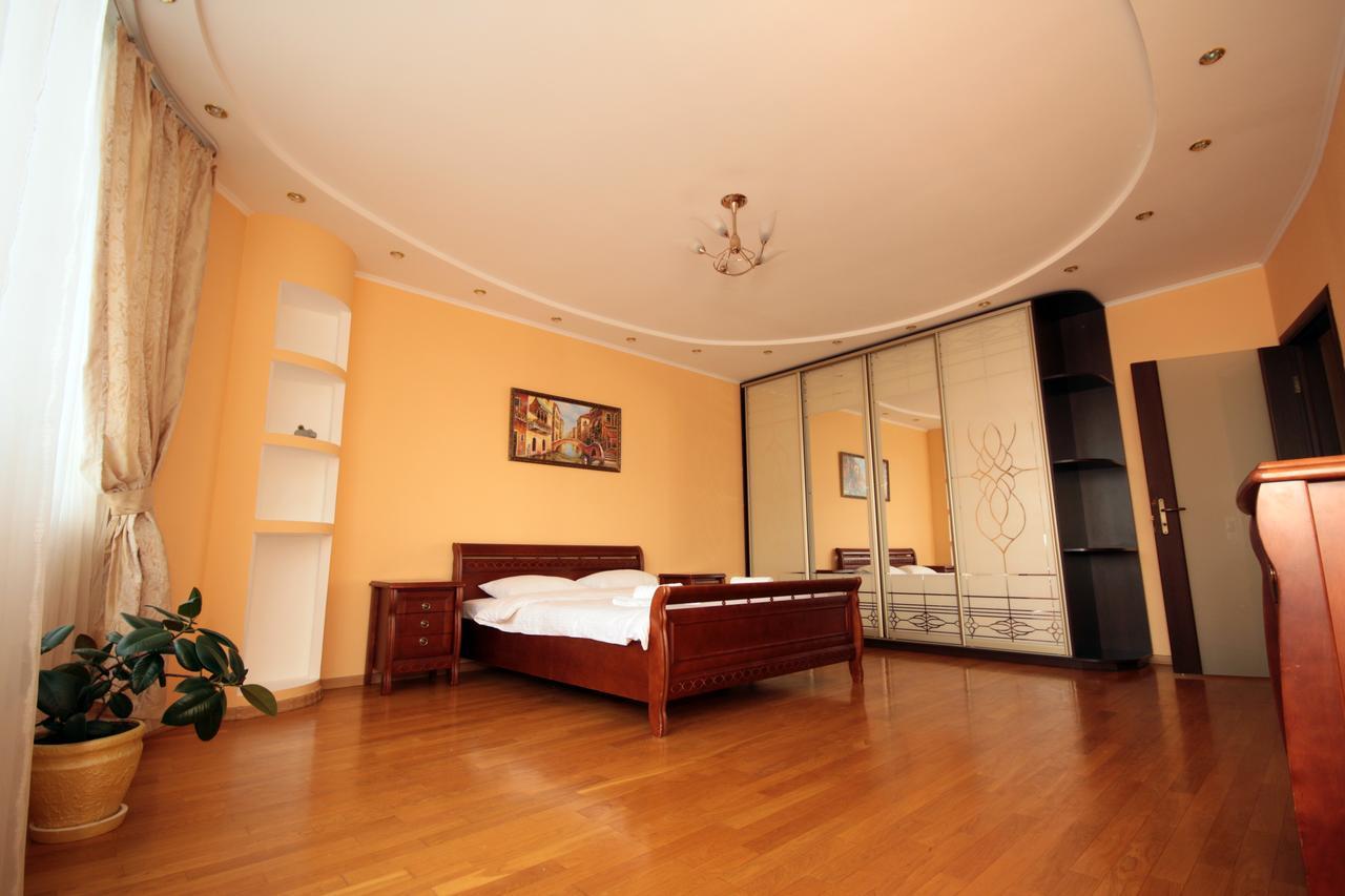 Inn Home Apartments - Livoberezhna Kiev Luaran gambar