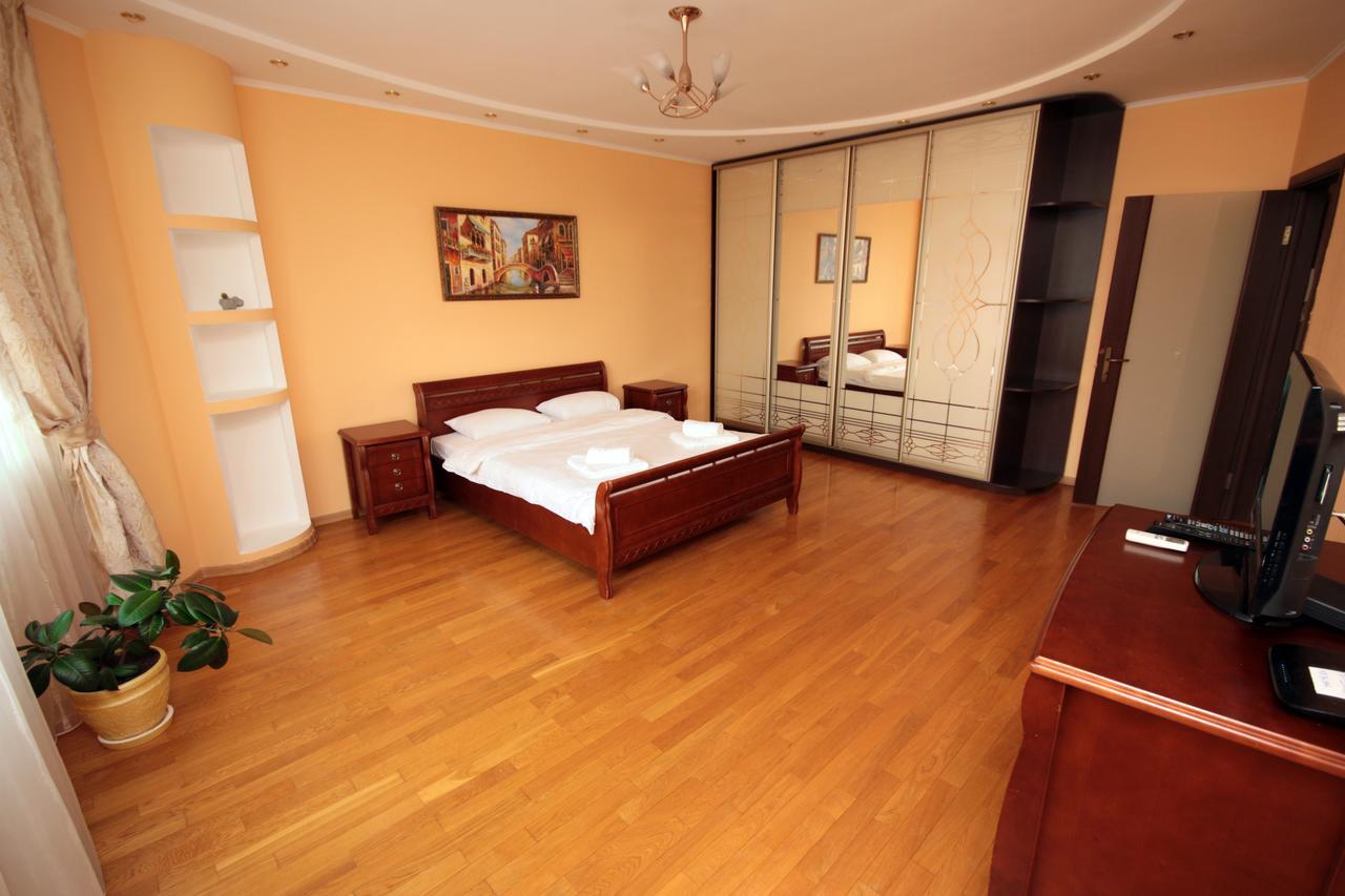 Inn Home Apartments - Livoberezhna Kiev Luaran gambar