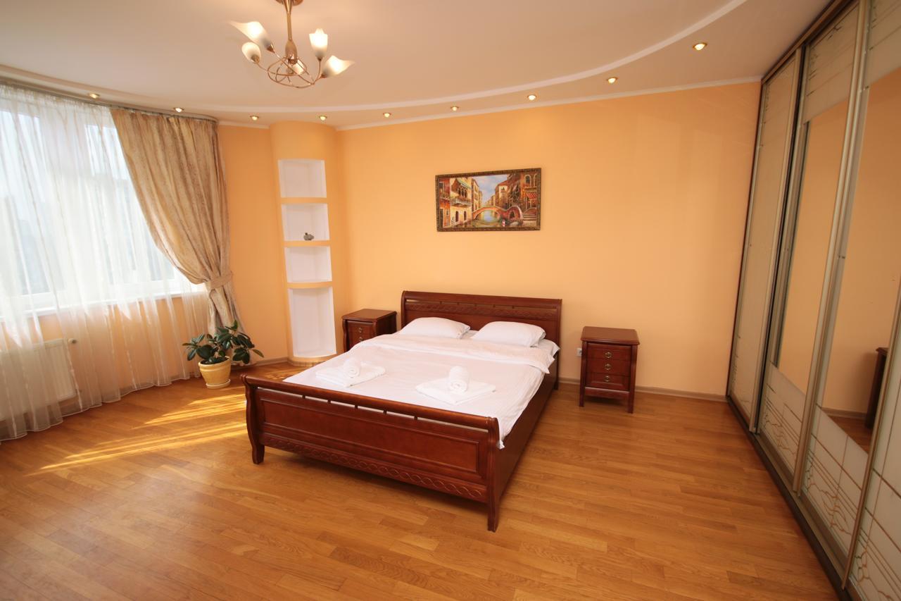 Inn Home Apartments - Livoberezhna Kiev Luaran gambar