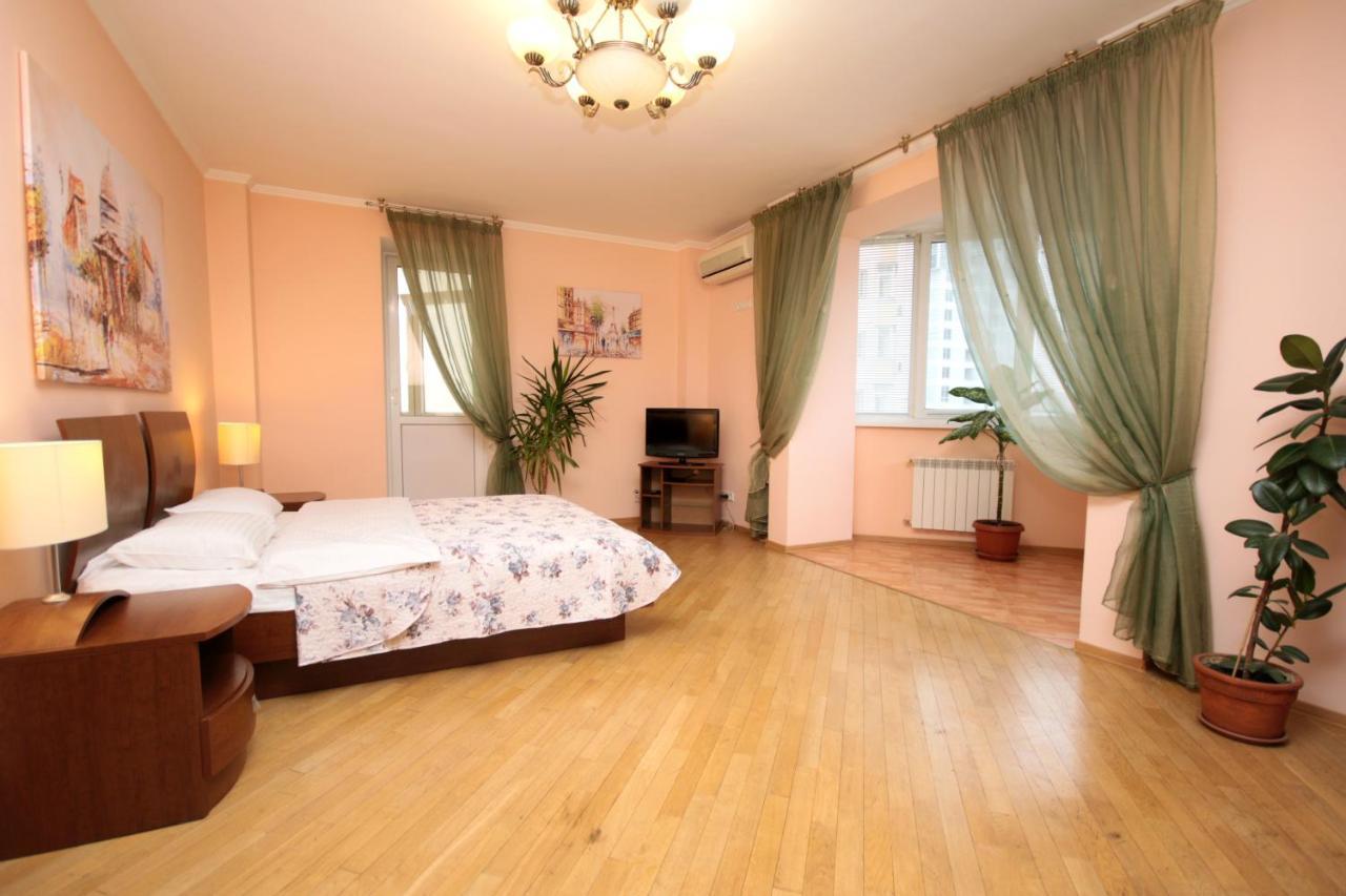 Inn Home Apartments - Livoberezhna Kiev Luaran gambar